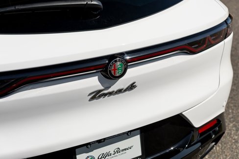 New 2025 Alfa Romeo Tonale w/ Premium Package image 9