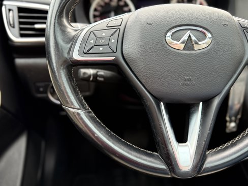 Used 2018 INFINITI QX30 image 25