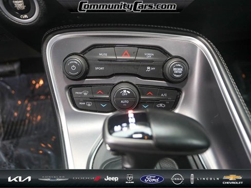 Used 2019 Dodge Challenger SXT image 19