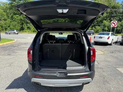 Used 2020 GMC Acadia SLT w/ Driver Alert Package II image 14