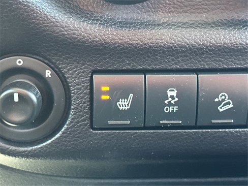 Used 2016 Jeep Wrangler Unlimited Sahara image 26