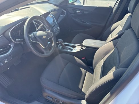 Used 2024 Chevrolet Malibu LT image 2
