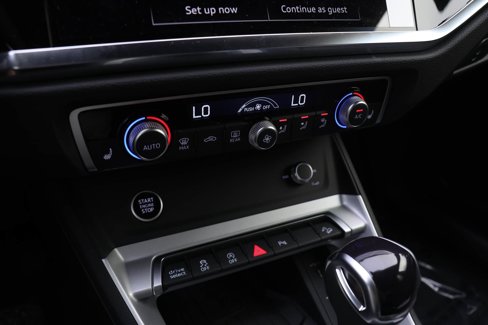 New 2025 Audi Q3 2.0T Premium image 9