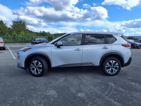Used 2023 Nissan Rogue SV image 3