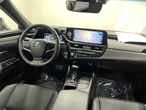 Certified 2022 Lexus ES 350 w/ Premium Package image 15