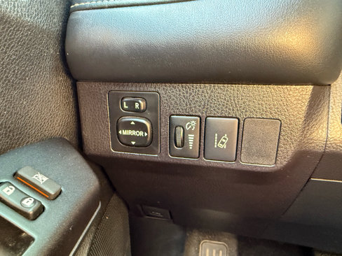 Used 2018 Toyota RAV4 XLE image 10