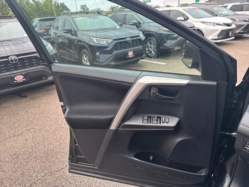 Used 2016 Toyota RAV4 LE image 30