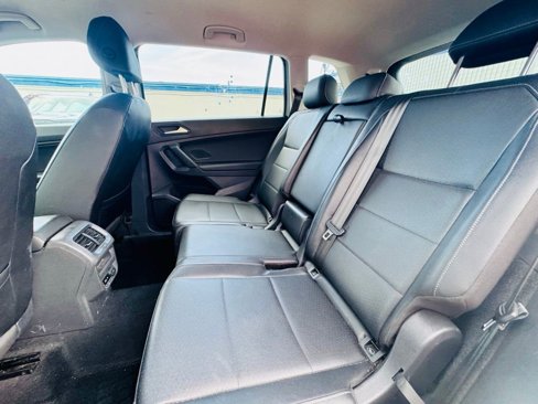 Used 2019 Volkswagen Tiguan SE image 9
