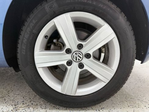 Used 2017 Volkswagen Golf Wolfsburg Edition image 25