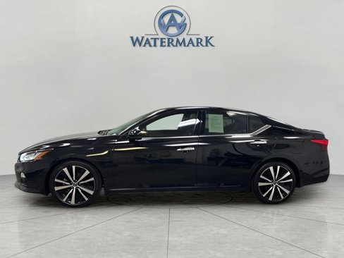Used 2019 Nissan Altima 2.5 Platinum image 2