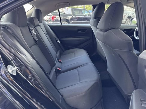 Used 2022 Toyota Corolla LE image 7