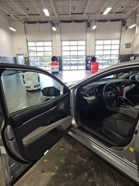 Used 2019 Toyota Camry L image 10
