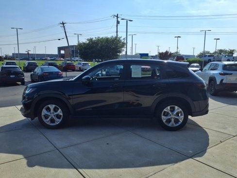 Used 2023 Honda HR-V LX image 3