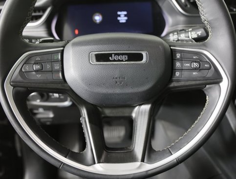 Used 2023 Jeep Grand Cherokee L Laredo image 14