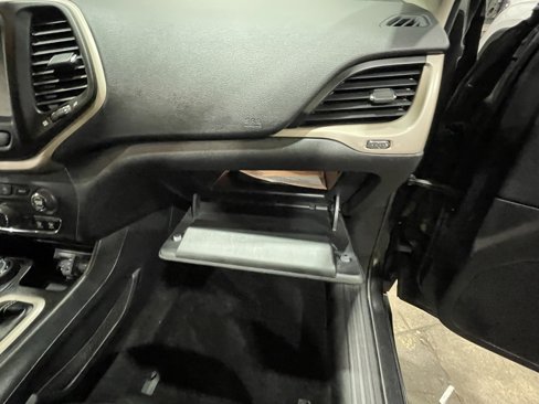 Used 2016 Jeep Cherokee Latitude image 19