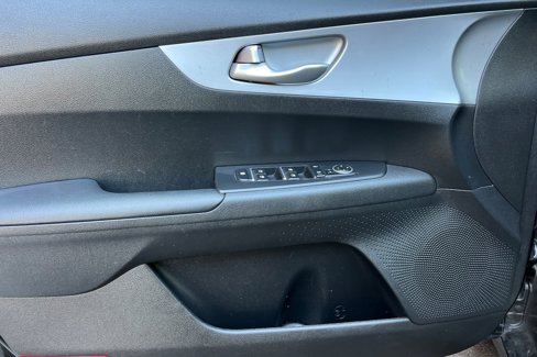 Certified 2023 Kia Forte LXS w/ LXS Technology Package image 11