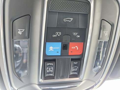 Used 2024 Jeep Grand Cherokee Altitude image 35