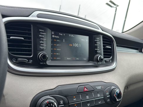 Used 2020 Kia Sorento LX image 21