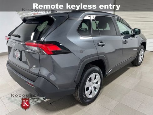 Used 2020 Toyota RAV4 LE image 7