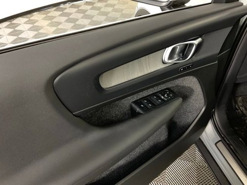 New 2025 Volvo XC40 B5 Core w/ Climate Package image 30