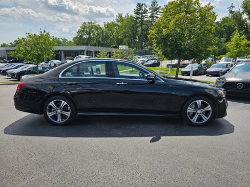 Used 2017 Mercedes-Benz E 300 4MATIC image 8
