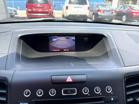Used 2015 Honda CR-V LX image 17