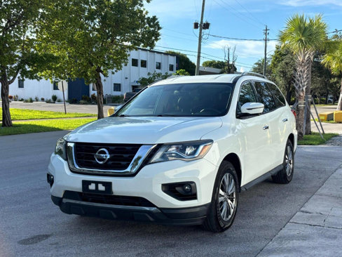 Used 2019 Nissan Pathfinder SL image 1