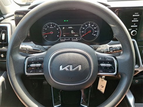Used 2022 Kia Sorento LX image 20