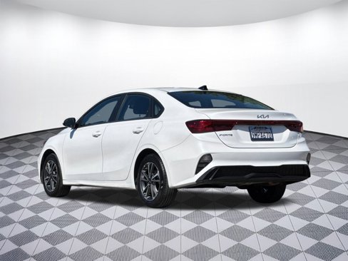 Used 2024 Kia Forte LXS image 3