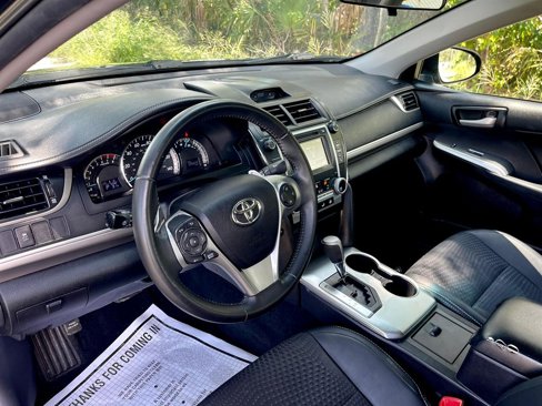 Used 2014 Toyota Camry SE image 10