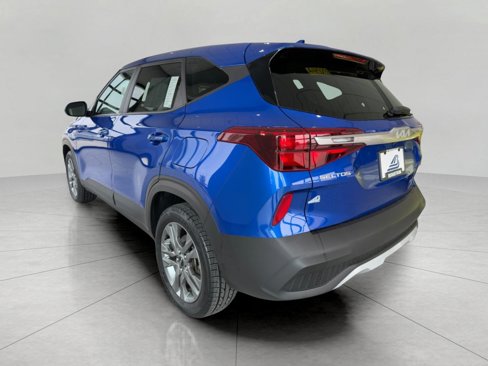 Used 2023 Kia Seltos LX image 8