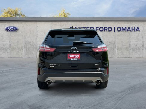 Certified 2022 Ford Edge Titanium image 4