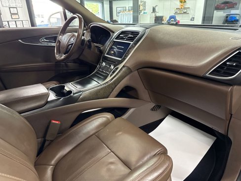 Used 2017 Lincoln MKX Reserve w/ Driver Assistance Package image 48