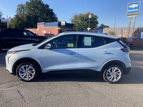 Used 2023 Chevrolet Bolt EUV LT w/ Comfort Package image 4