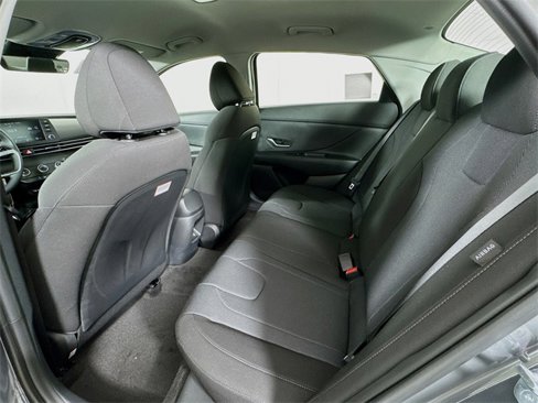 New 2025 Hyundai Elantra SE image 21