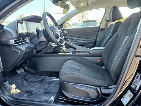 Used 2023 Hyundai Elantra SEL w/ Convenience Package image 18