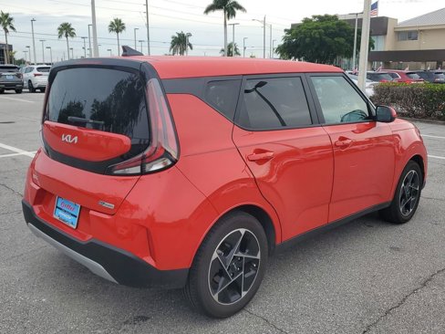 Used 2023 Kia Soul EX image 11