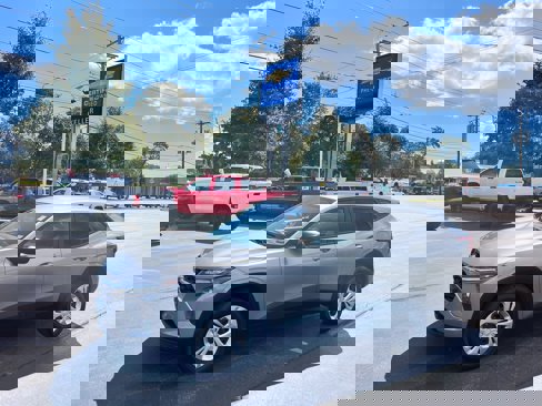 Used 2024 Chevrolet Trax LS image 3