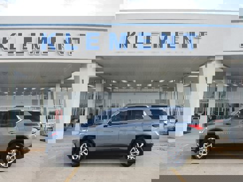 Used 2018 Chevrolet Traverse LT image 1