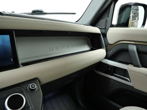 Used 2021 Land Rover Defender 110 SE image 23