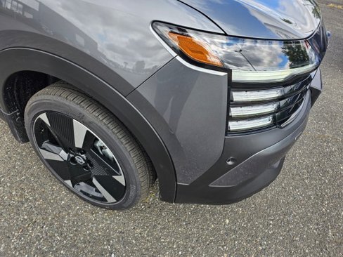 New 2025 Nissan Kicks SR w/ SR Premium Package image 9