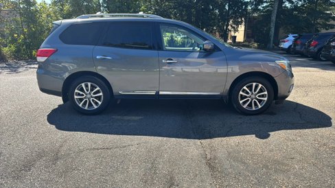 Used 2015 Nissan Pathfinder SL w/ SL Tech Package image 4