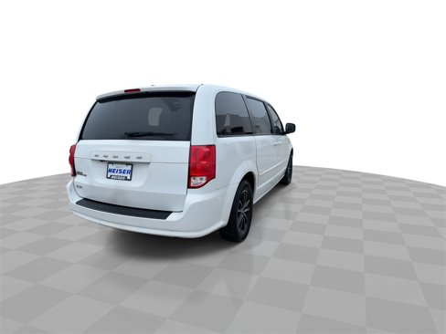 Used 2016 Dodge Grand Caravan SXT image 8