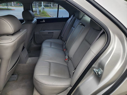 Used 2006 Cadillac STS w/ Preferred Equipment Group image 40