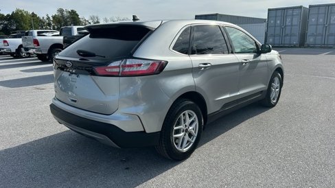 Used 2023 Ford Edge SEL image 3