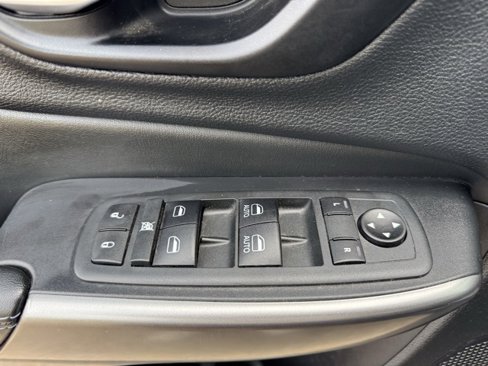 Used 2021 Jeep Cherokee Latitude image 9