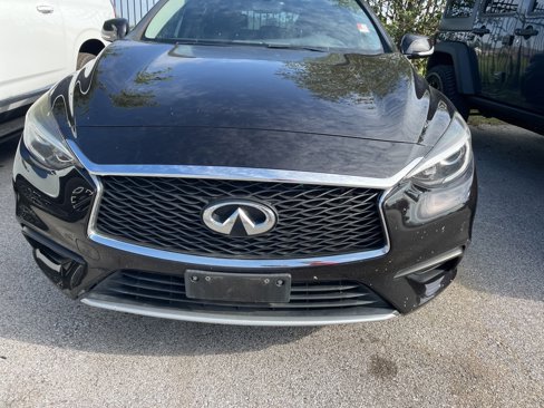 Used 2018 INFINITI QX30 image 3
