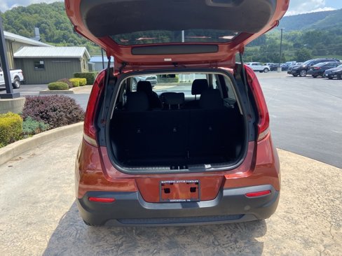 Used 2022 Kia Soul LX image 24