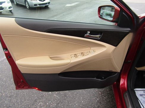 Used 2011 Hyundai Sonata Limited w/ Navigation Pkg 5 image 17