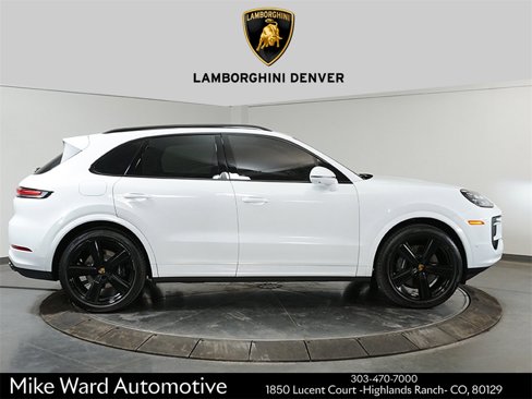 Used 2024 Porsche Cayenne image 32